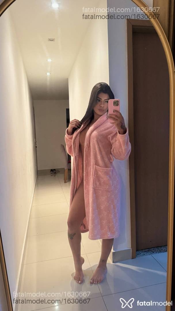 Acompanhante mulher com cabelo castanho de olhos castanhos - Bia