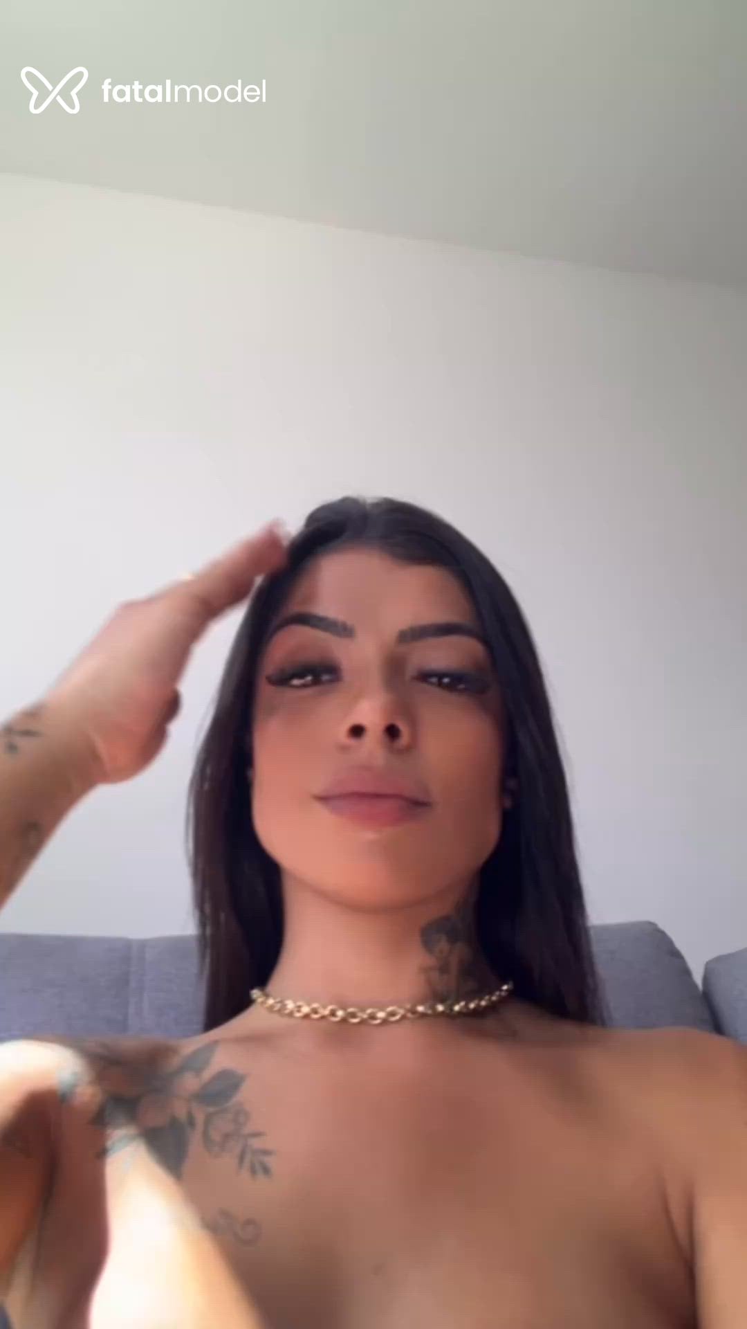 Acompanhante mulher com cabelo castanho de olhos castanhos - Bia