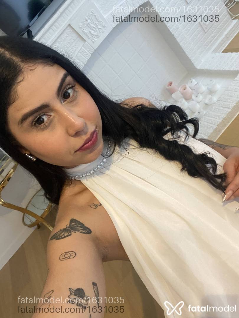 Acompanhante mulher com cabelo castanho de olhos castanhos - Larissa Miranda