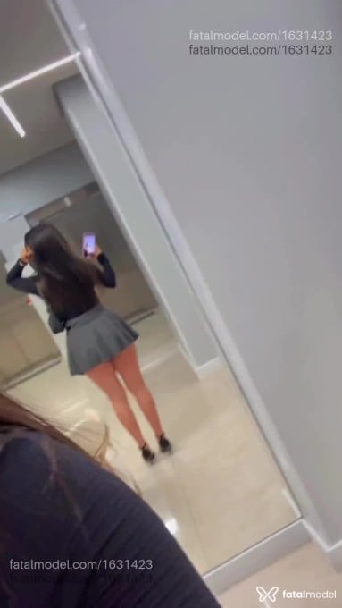 Acompanhante mulher com cabelo castanho de olhos castanhos em Blumenau Acompanhante mulher com cabelo castanho de olhos castanhos em Blumenau - Sofia