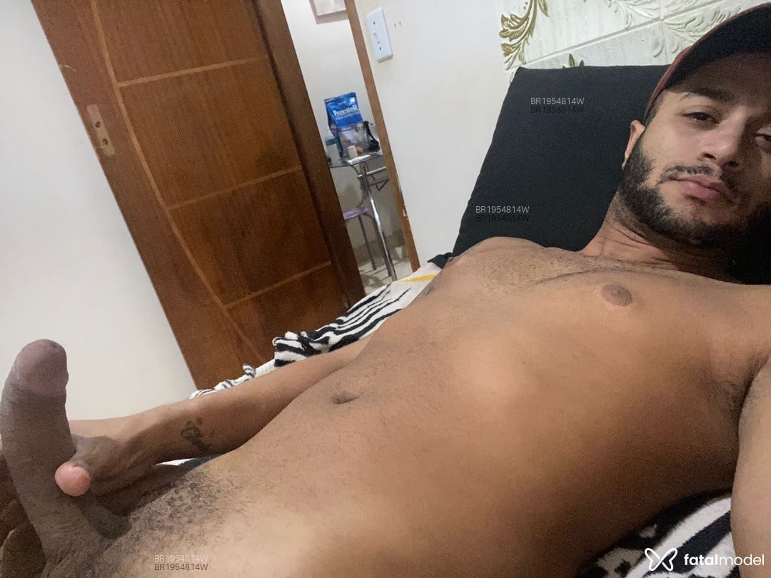 Acompanhante homem morena (o) de olhos castanhos em Nova Iguaçu - derick Araújo