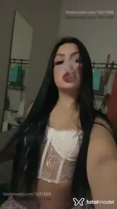 Acompanhante mulher morena (o) de olhos mel em Curitiba Acompanhante mulher morena (o) de olhos mel em Curitiba - Camily
