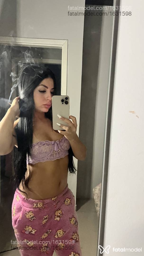 Acompanhante mulher morena (o) de olhos mel em Curitiba Acompanhante mulher morena (o) de olhos mel em Curitiba - Camily
