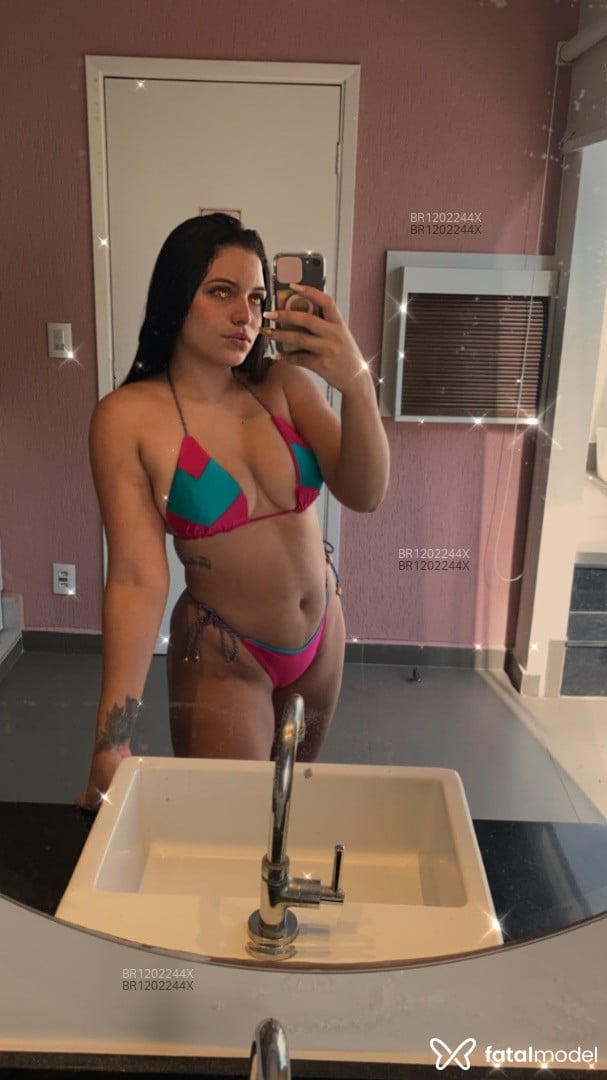 Acompanhante mulher com cabelo castanho de olhos castanhos em Limeira - Nicolly