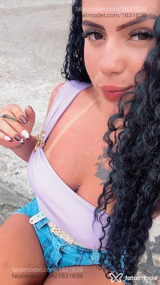 Acompanhante mulher morena (o) de olhos pretos - Ashley Vitoria