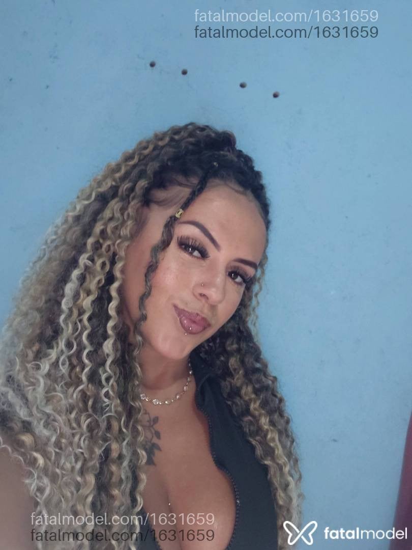 Acompanhante mulher morena (o) de olhos pretos - Layne Duarte