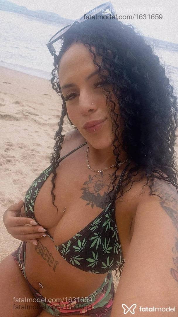 Acompanhante mulher morena (o) de olhos pretos - Ashley Vitoria
