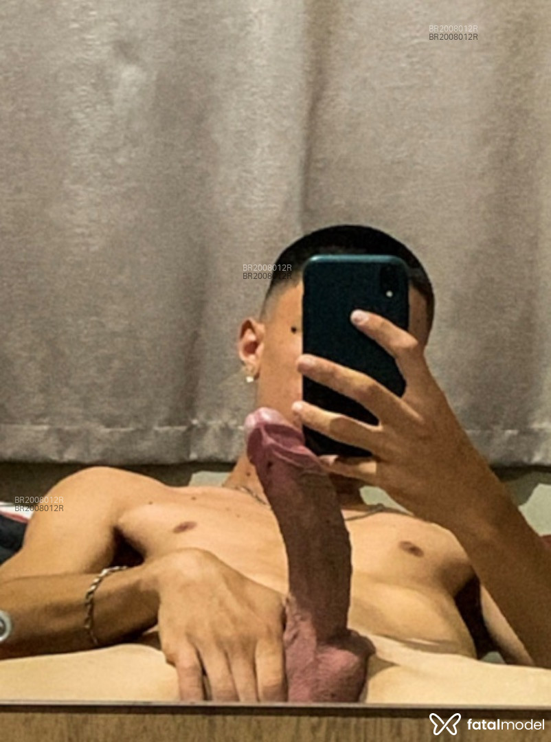 Acompanhante homem com cabelo castanho de olhos castanhos em Virtual Acompanhante homem com cabelo castanho de olhos castanhos em Virtual - Deivid
