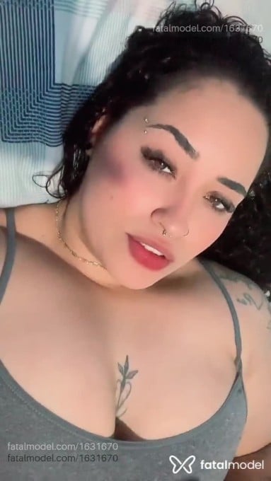 Acompanhante mulher com cabelo castanho de olhos castanhos - Larih Santos Acompanhante mulher com cabelo castanho de olhos castanhos - Larih Santos