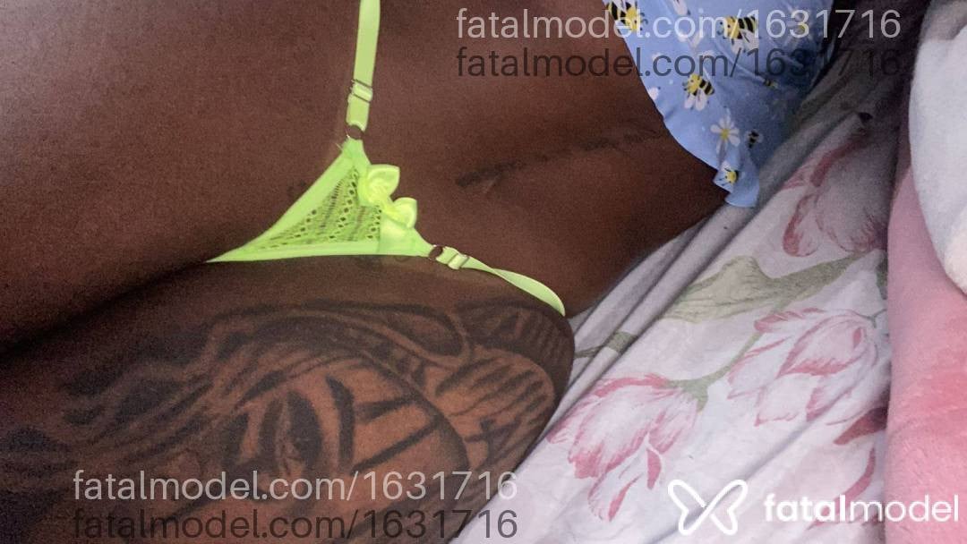 Acompanhante mulher morena (o) de olhos castanhos em Itajaí - Mirella