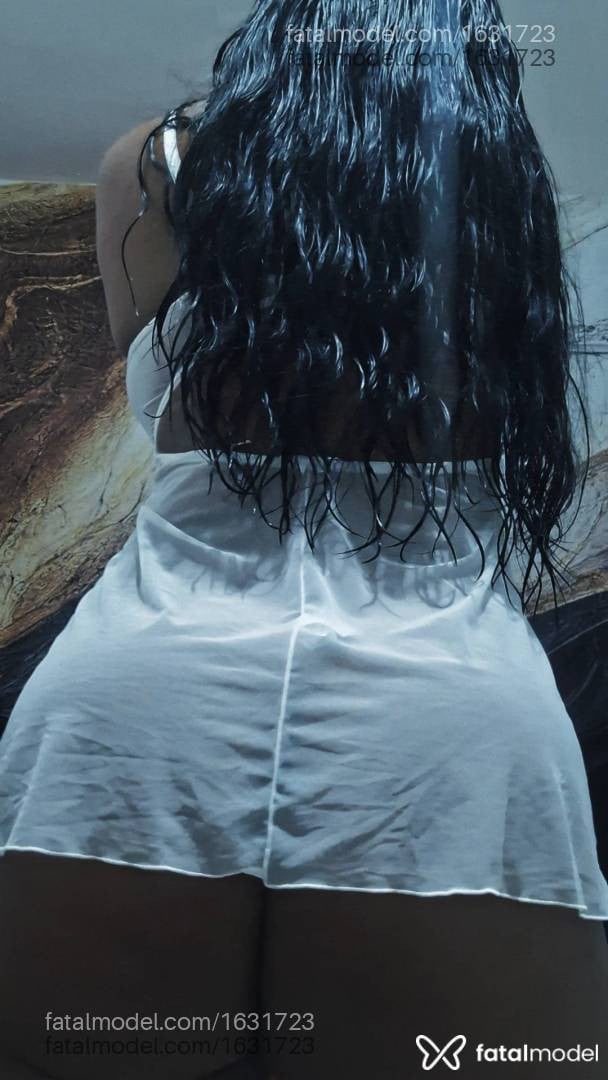 Acompanhante mulher com cabelo castanho de olhos castanhos - Rafaela Martins