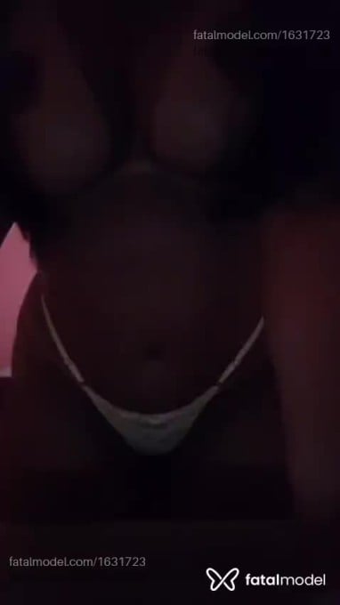 Acompanhante mulher com cabelo castanho de olhos castanhos - Rafaela Martins Acompanhante mulher com cabelo castanho de olhos castanhos - Rafaela Martins