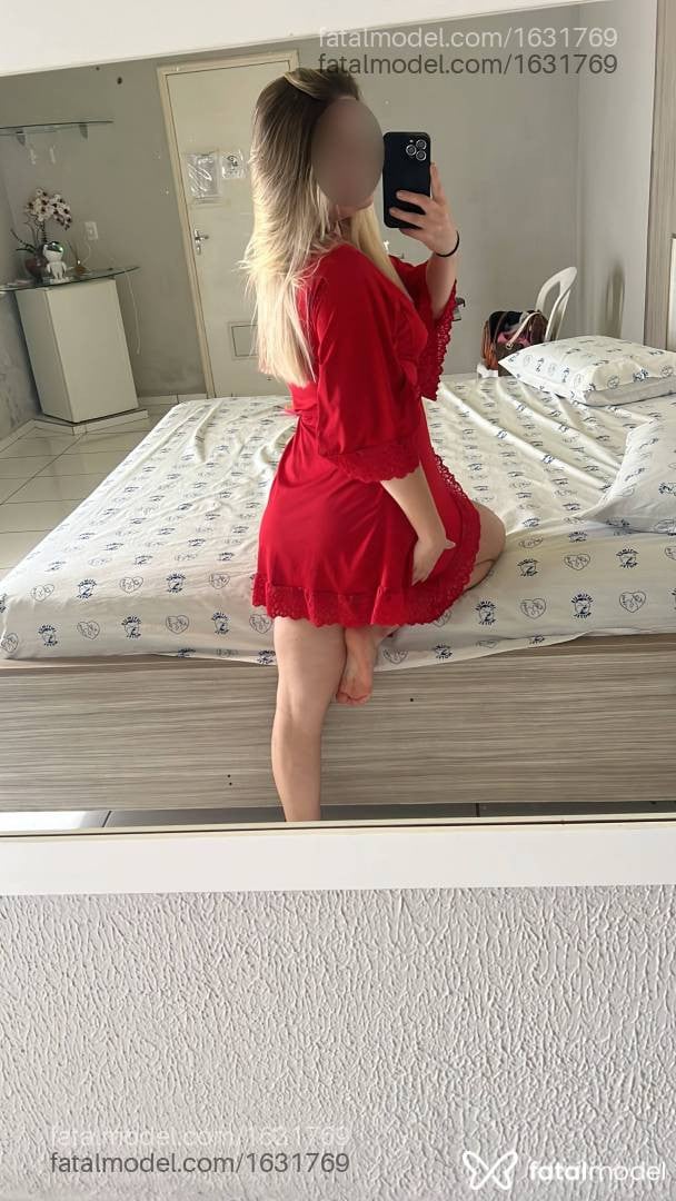 Acompanhante mulher loira (o) de olhos castanhos - Ayla Moraes Acompanhante mulher loira (o) de olhos castanhos - Ayla Moraes