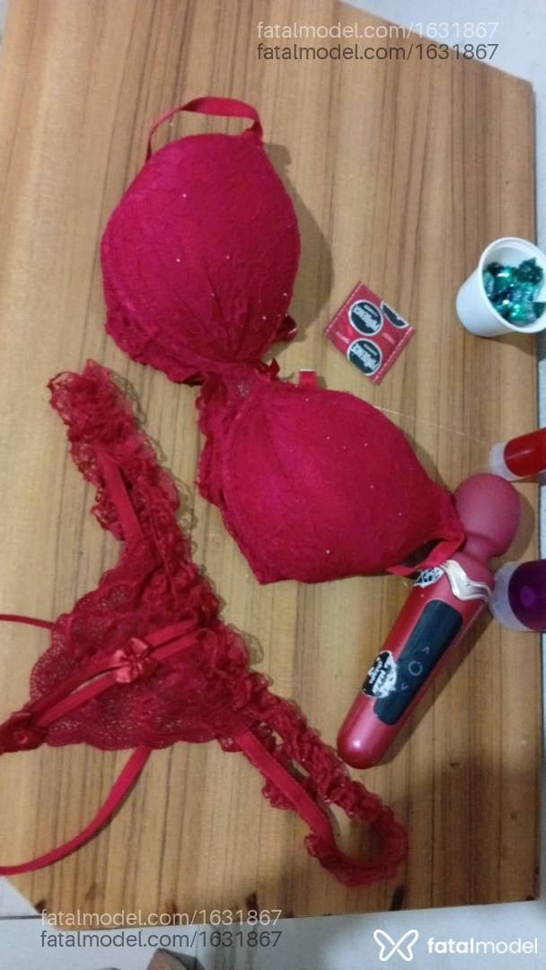 Acompanhante mulher com cabelo castanho de olhos castanhos em Araçatuba - Débora linz