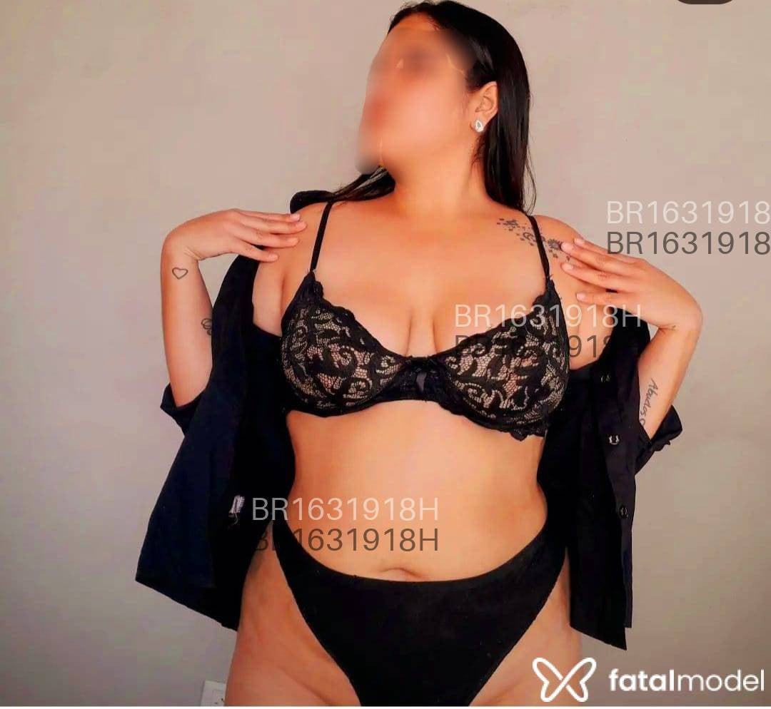 Acompanhante mulher com cabelo castanho de olhos castanhos em Taquaritinga Acompanhante mulher com cabelo castanho de olhos castanhos em Taquaritinga - Anna Gabriela