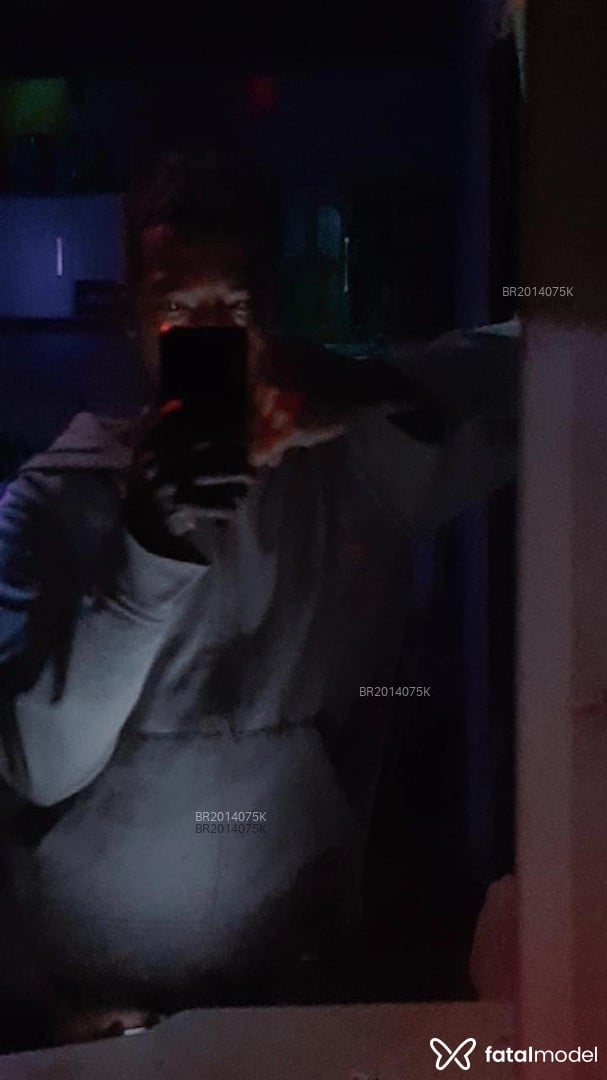 Acompanhante homem com cabelo grisalho de olhos pretos em Pato Branco - Gringo