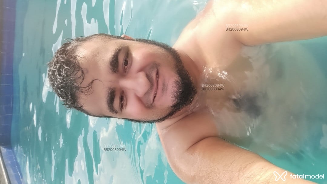 Acompanhante homem com cabelo castanho de olhos mel em Aparecida de Goiânia - Lucas