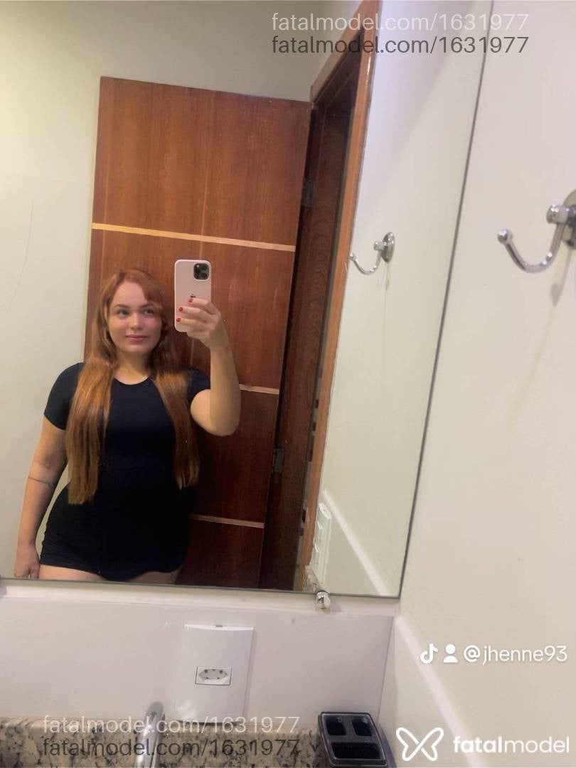 Acompanhante mulher ruiva (o) de olhos verdes - Mariana