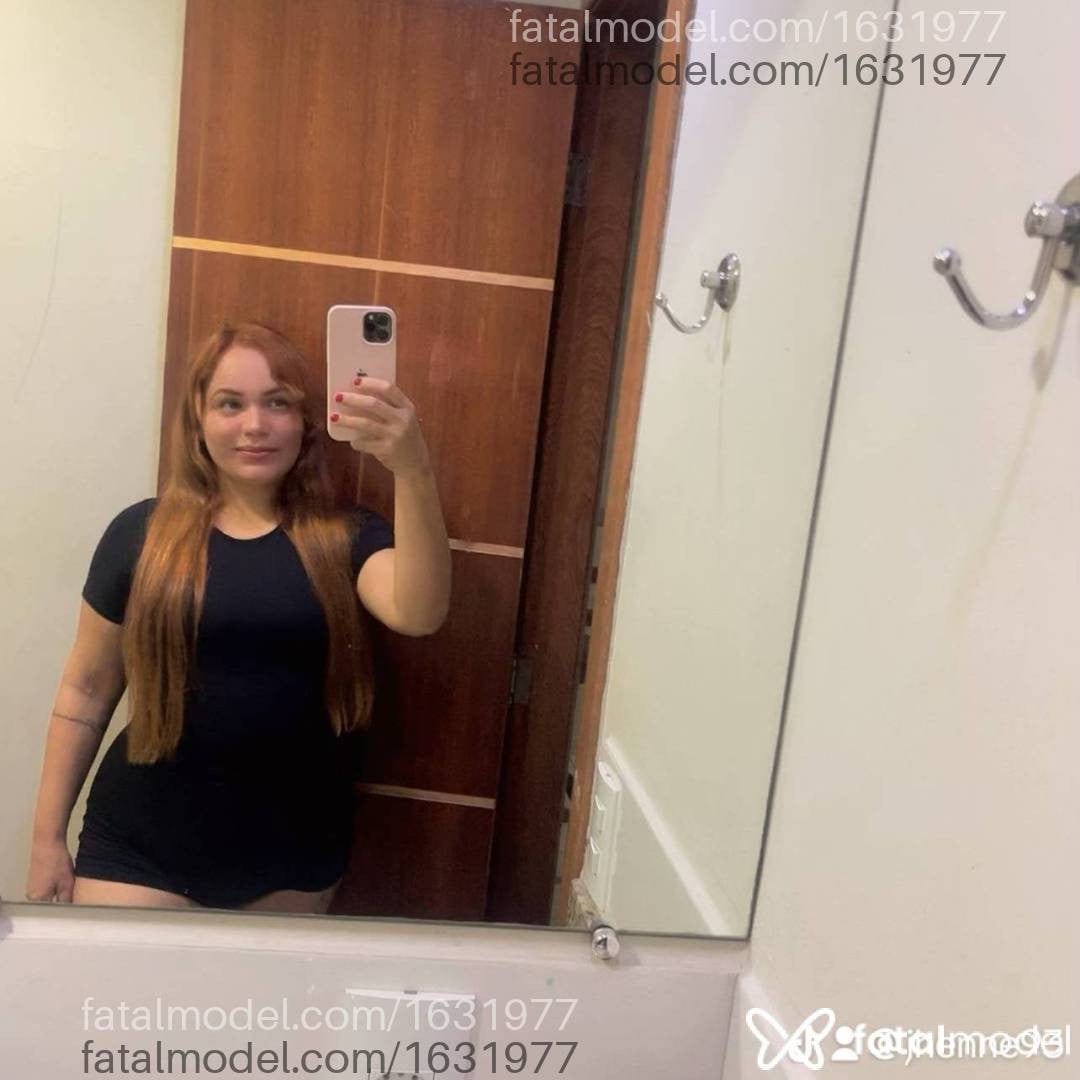 Acompanhante mulher ruiva (o) de olhos verdes - Mariana