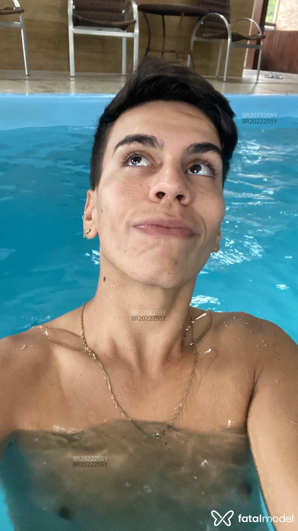 Acompanhante homem morena (o) de olhos castanhos em Virtual - Charles
