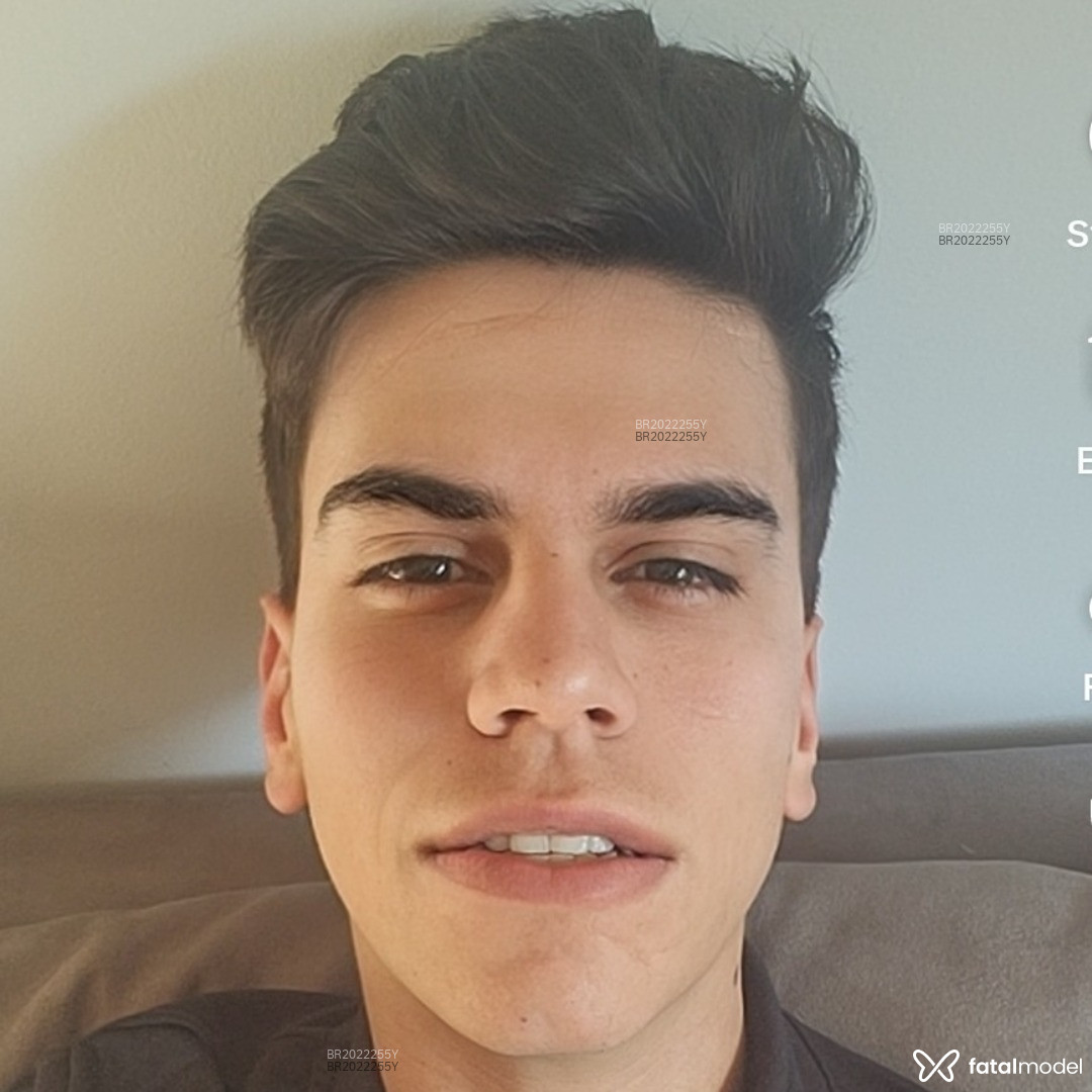 Acompanhante homem morena (o) de olhos castanhos em Virtual - Charles