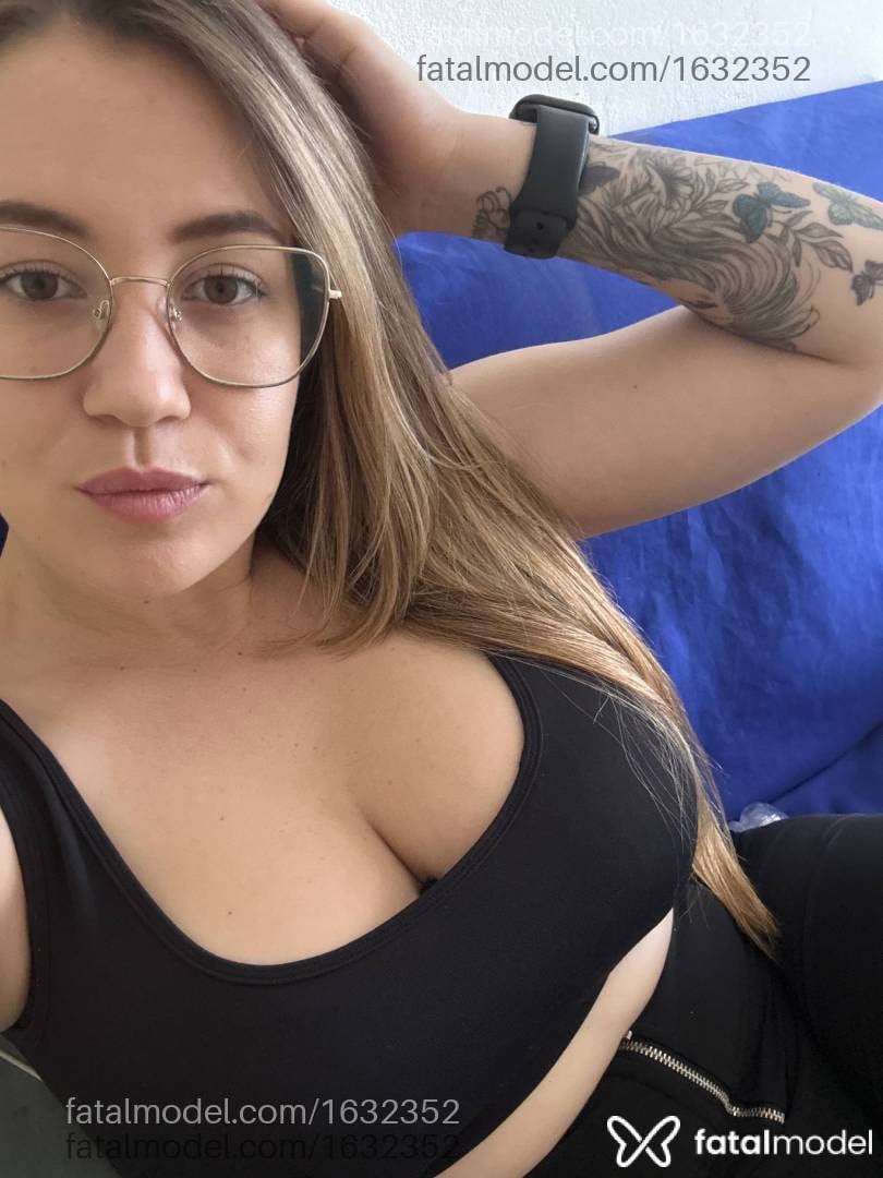 Acompanhante mulher loira (o) de olhos mel - Hayra Gabriely