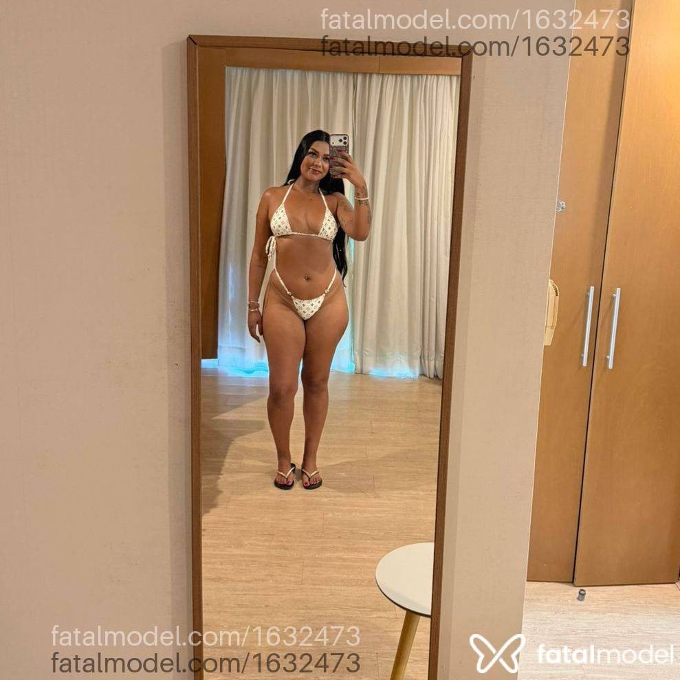 Acompanhante mulher morena (o) de olhos pretos - Serena