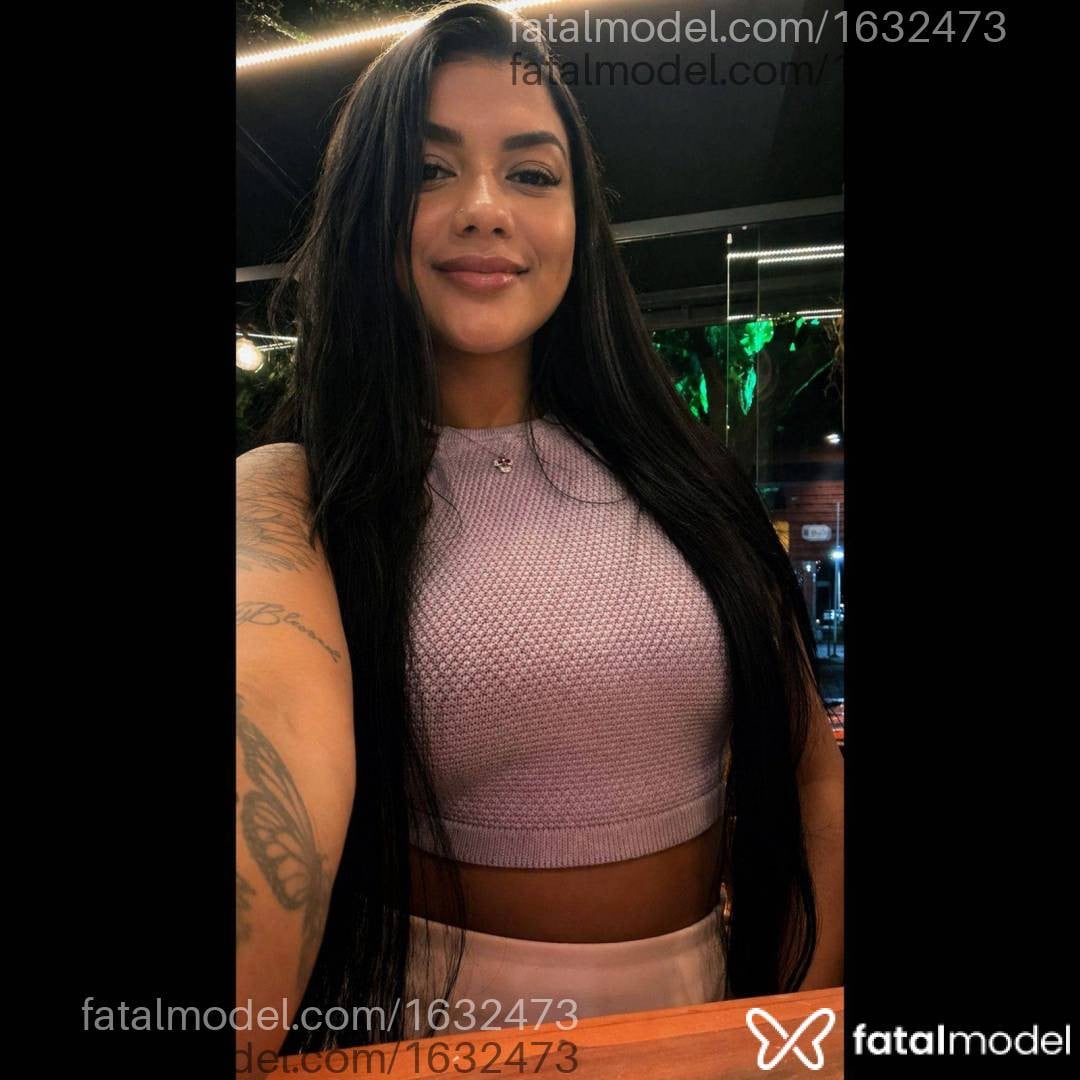 Acompanhante mulher morena (o) de olhos pretos - Serena
