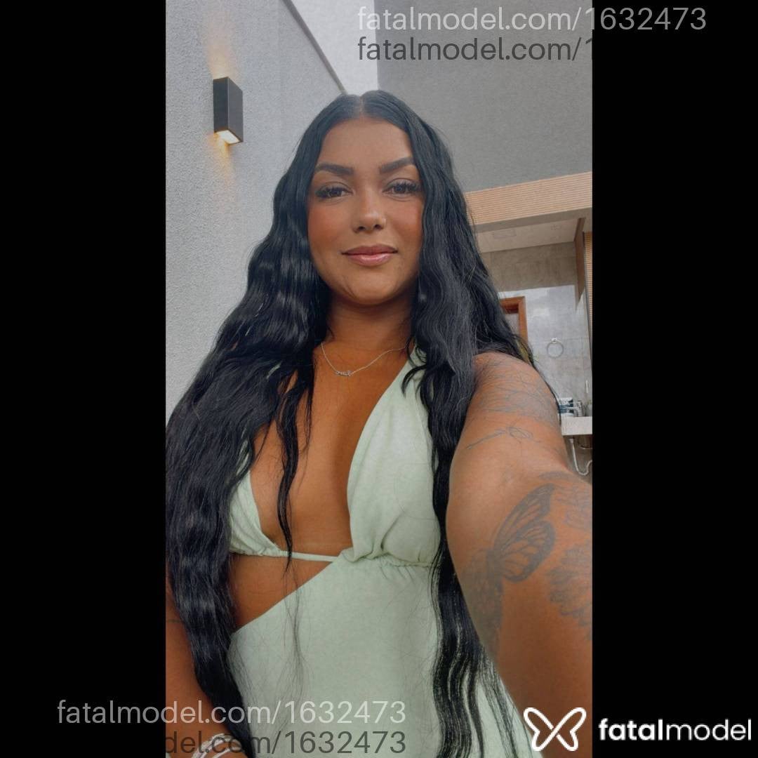 Acompanhante mulher morena (o) de olhos pretos - Serena