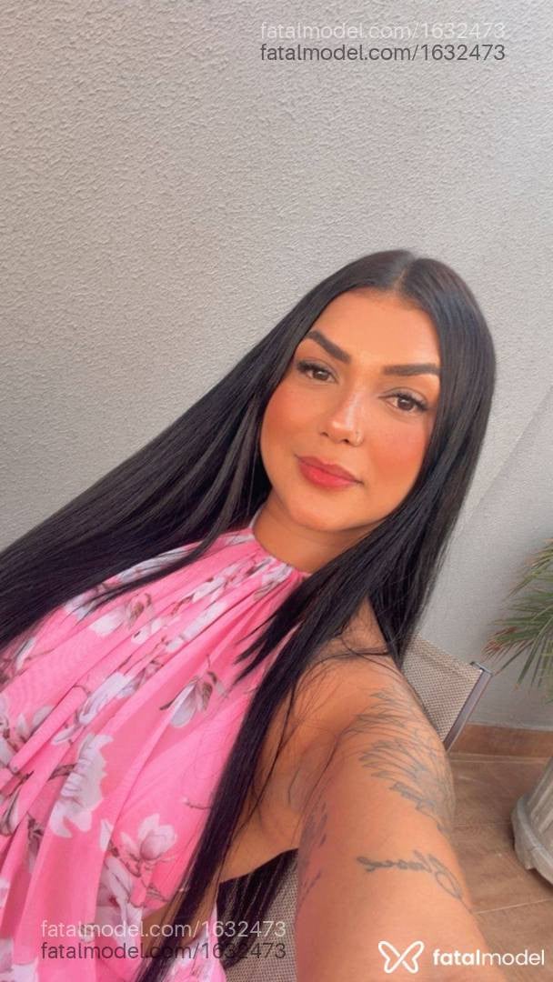 Acompanhante mulher morena (o) de olhos pretos - Serena