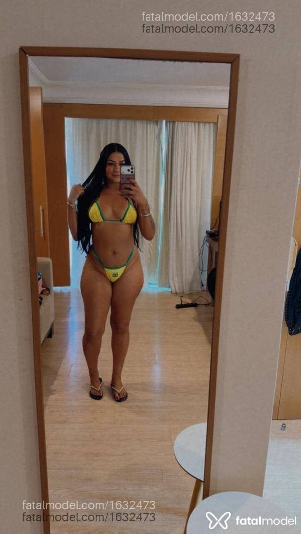 Acompanhante mulher morena (o) de olhos pretos - Serena