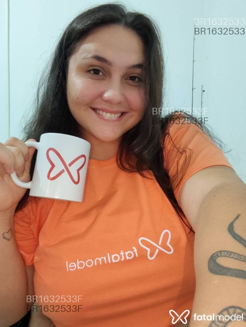Acompanhante mulher com cabelo castanho de olhos mel em Virtual - Sahsa