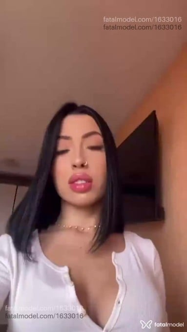 Acompanhante mulher morena (o) de olhos verdes - ísis Taborda Acompanhante mulher morena (o) de olhos verdes - ísis Taborda