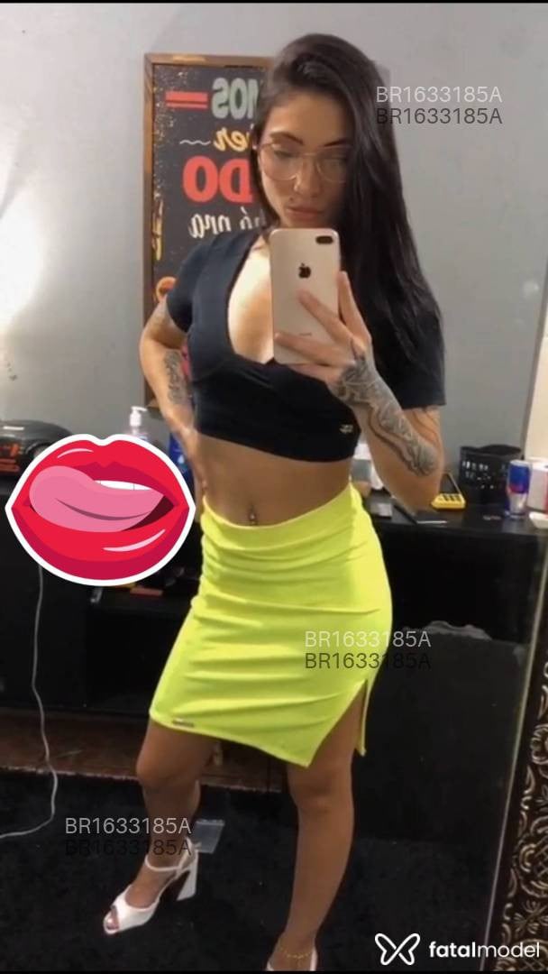 Acompanhante mulher com cabelo castanho de olhos castanhos em Porto Alegre Acompanhante mulher com cabelo castanho de olhos castanhos em Porto Alegre - Nanda