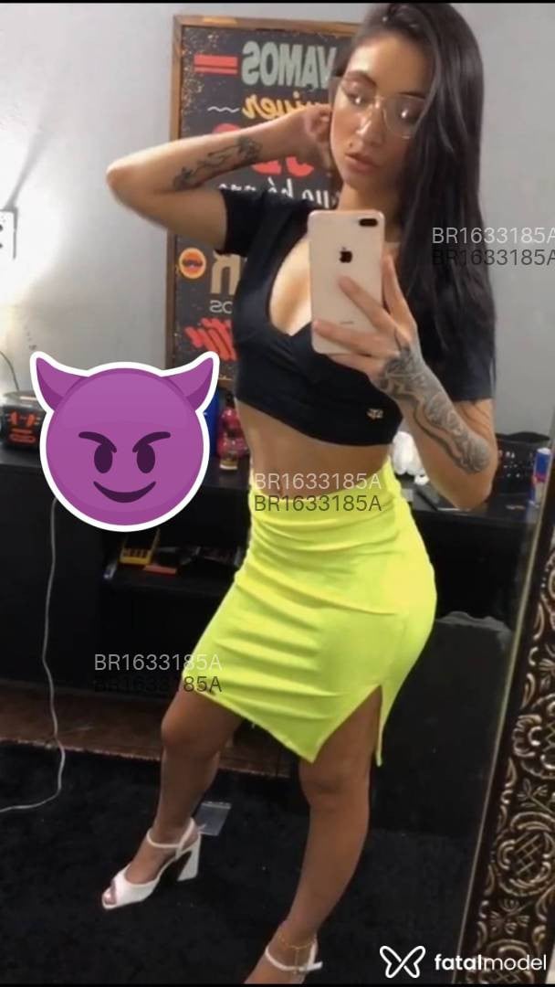 Acompanhante mulher com cabelo castanho de olhos castanhos em Porto Alegre Acompanhante mulher com cabelo castanho de olhos castanhos em Porto Alegre - Nanda
