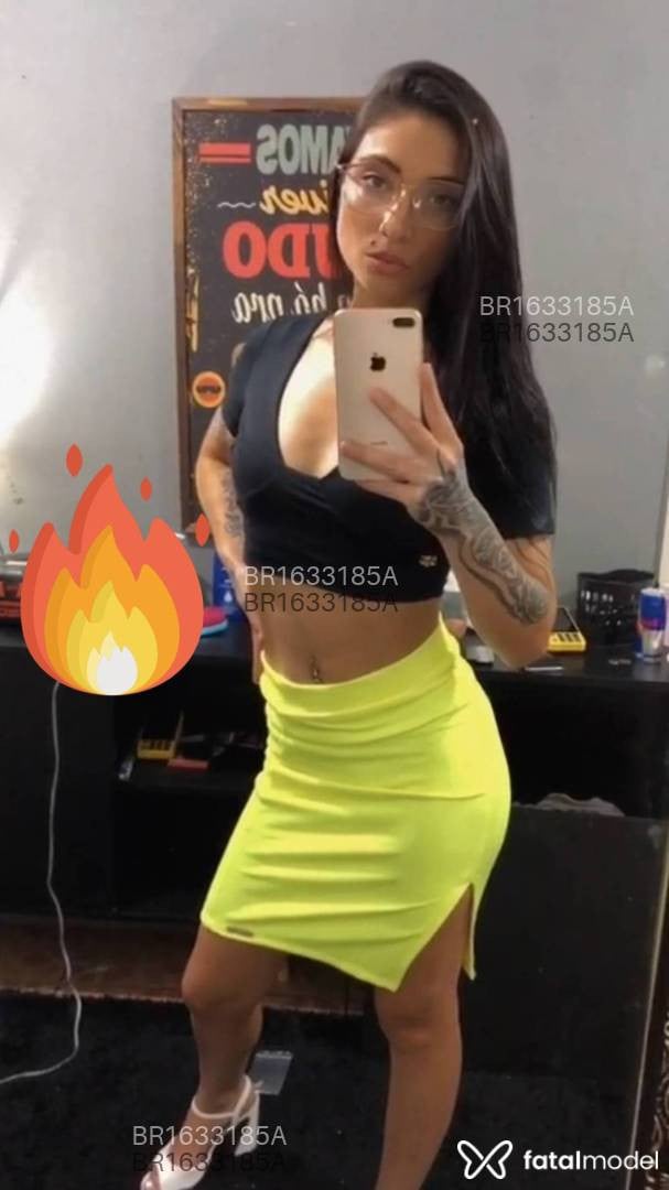 Acompanhante mulher com cabelo castanho de olhos castanhos em Porto Alegre Acompanhante mulher com cabelo castanho de olhos castanhos em Porto Alegre - Nanda