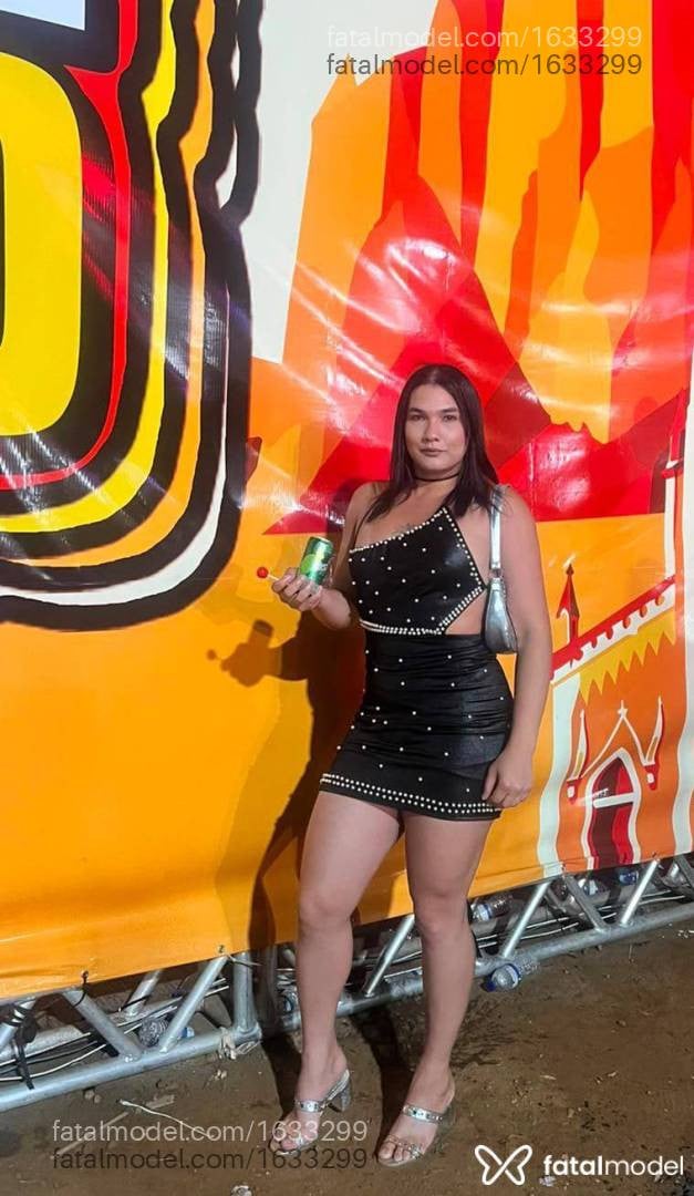 Acompanhante travesti com cabelo castanho de olhos castanhos - Alexia travesti