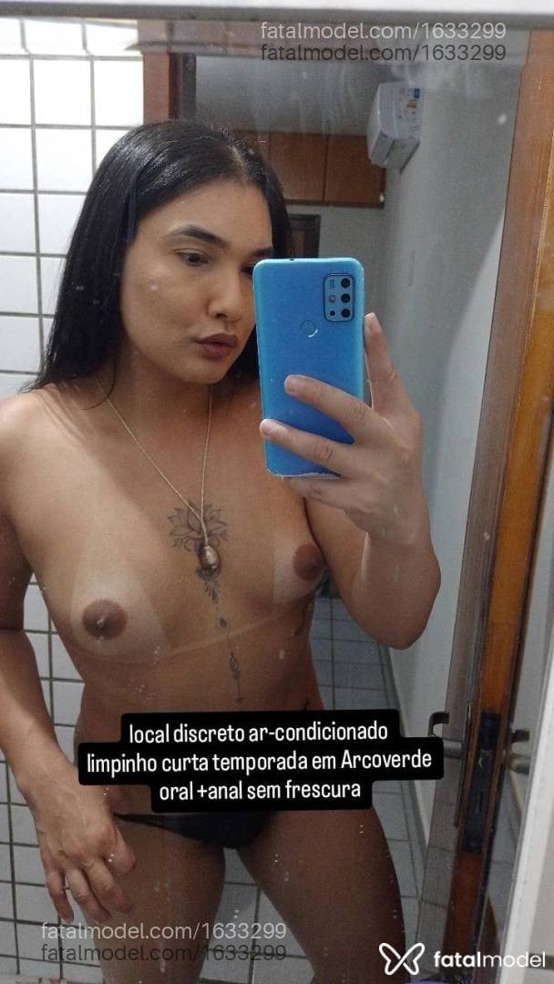 Acompanhante travesti com cabelo castanho de olhos castanhos - Alexia travesti