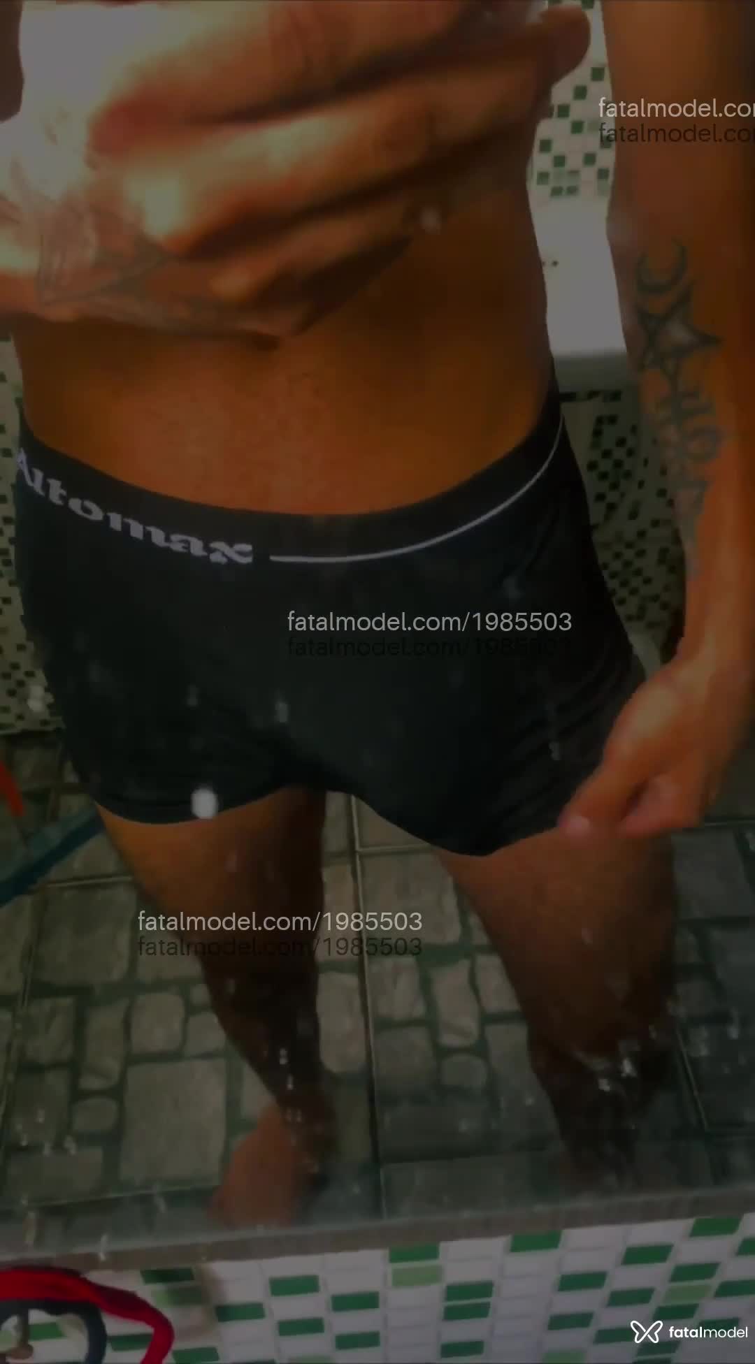 Acompanhante homem morena (o) de olhos pretos - Oliver Acompanhante homem morena (o) de olhos pretos - Oliver