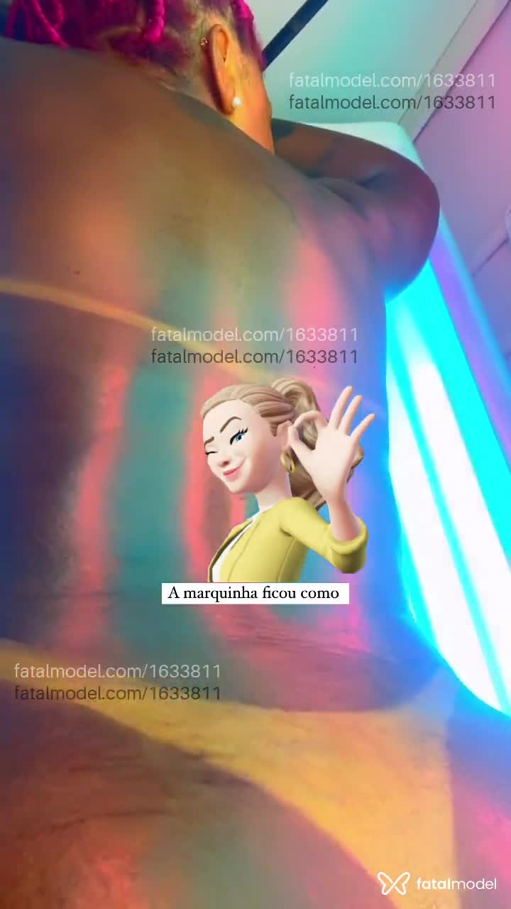 Acompanhante mulher com cabelo colorido de olhos mel em São José Acompanhante mulher com cabelo colorido de olhos mel em São José - Sarah