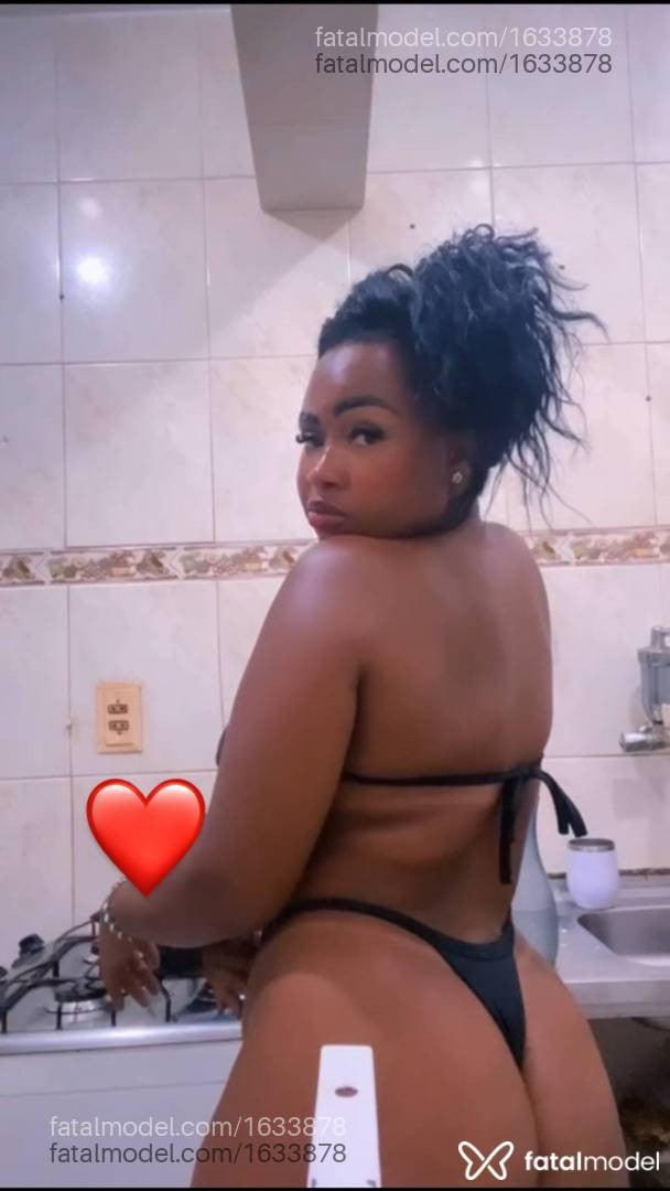 Acompanhante mulher morena (o) de olhos pretos - Aysha