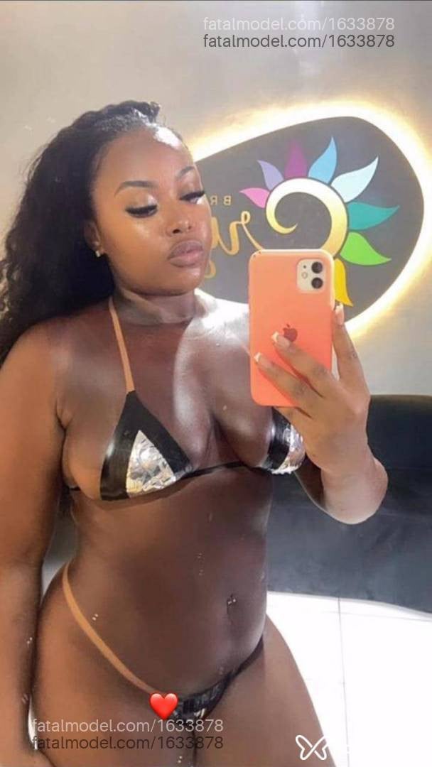 Acompanhante mulher morena (o) de olhos pretos - Aysha