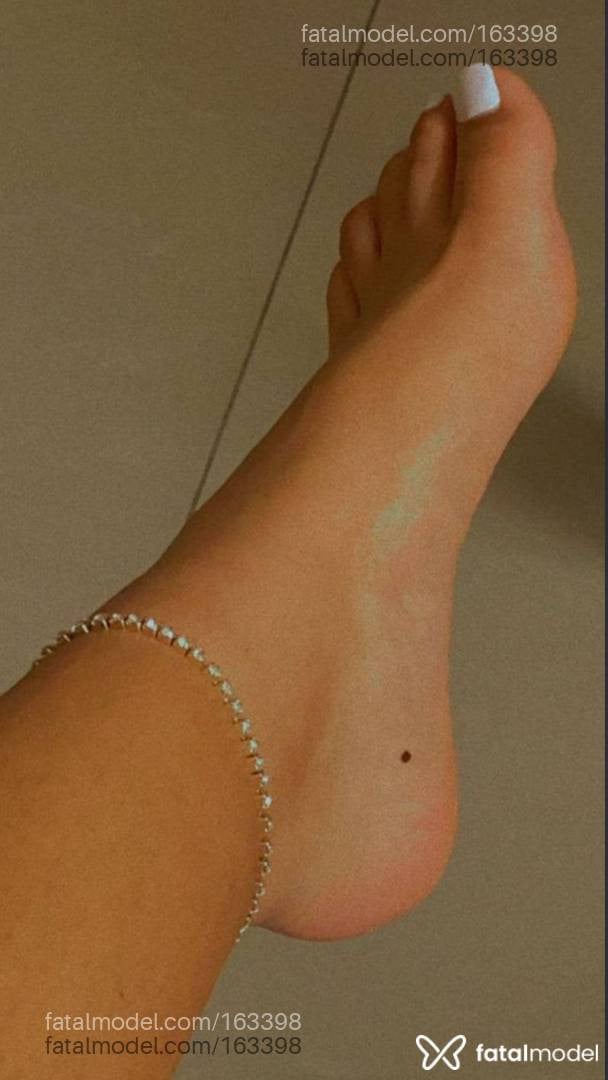 Acompanhante travesti loira (o) de olhos mel - Mellody