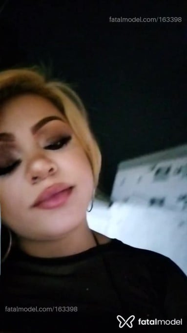 Acompanhante travesti loira (o) de olhos mel em São José Acompanhante travesti loira (o) de olhos mel em São José - Mellody