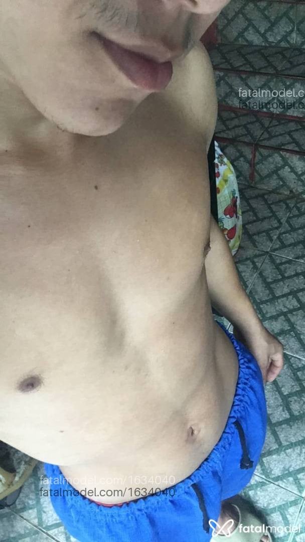 Acompanhante homem com cabelo grisalho de olhos pretos - Davizinho Acompanhante homem com cabelo grisalho de olhos pretos - Davizinho