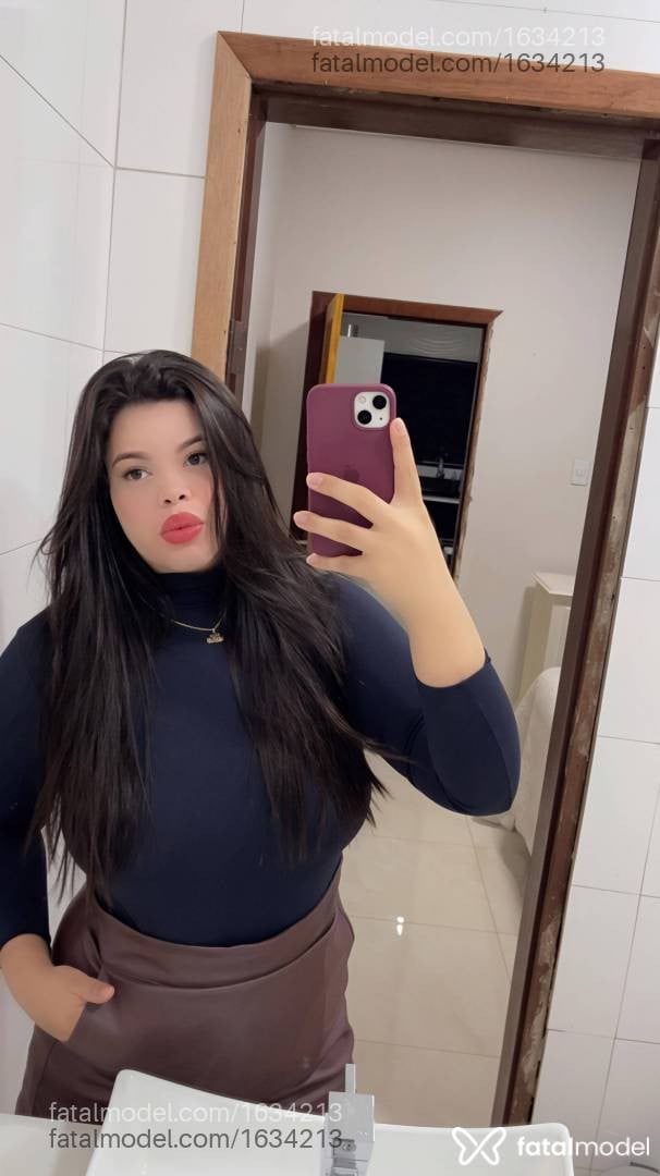Acompanhante mulher com cabelo castanho de olhos castanhos - Bianca Sorano