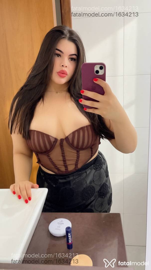Acompanhante mulher com cabelo castanho de olhos castanhos - Bianca Sorano