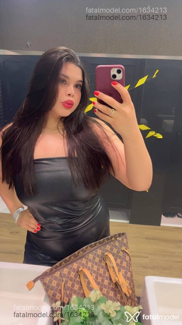 Acompanhante mulher com cabelo castanho de olhos castanhos - Bianca Sorano