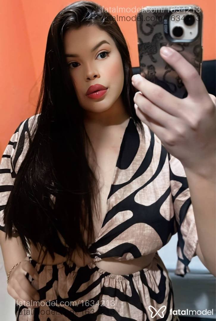Acompanhante mulher com cabelo castanho de olhos castanhos - Bianca Sorano