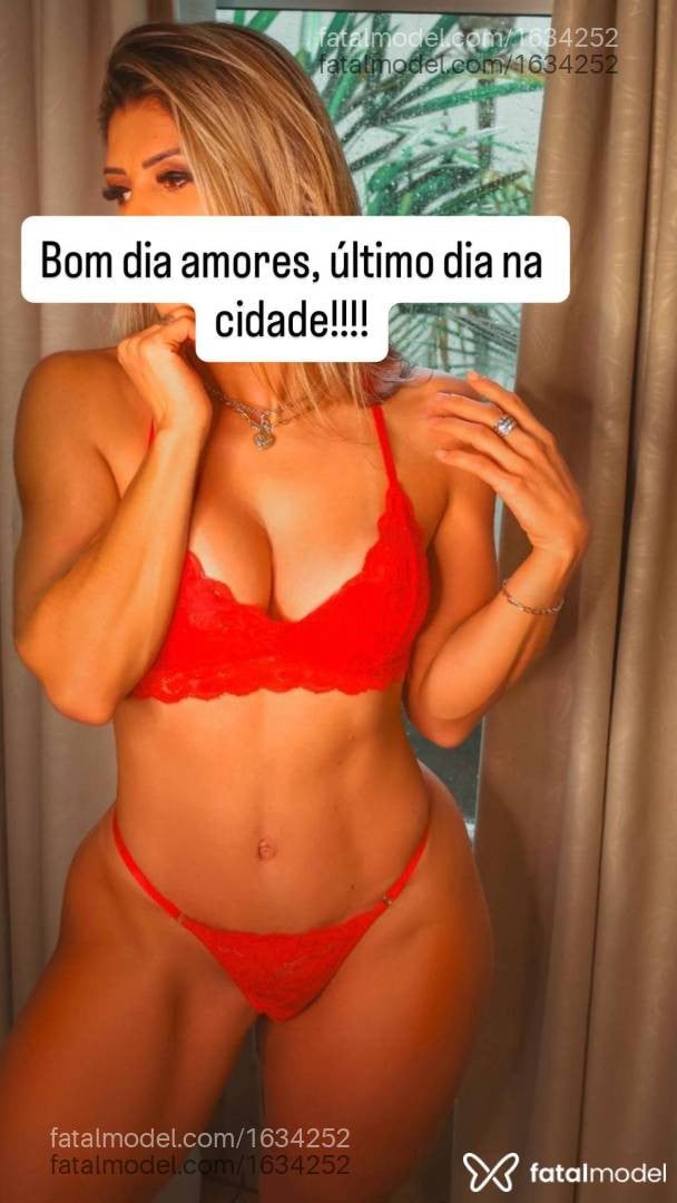 Acompanhante mulher loira (o) de olhos mel - Bianca